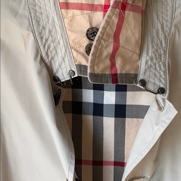 Burberry Trench - Picture 3 of 4